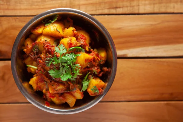 Primer Plano Del Plato Vegetariano Indio Patata Picante Curry Tomate —  Fotos de Stock