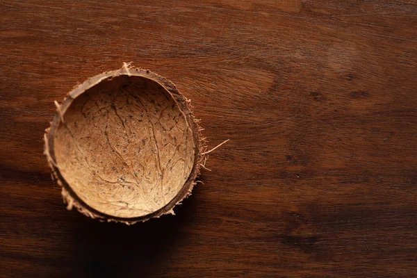 Primer Plano Cuenco Coco Vacío Sobre Fondo Superior Madera — Foto de Stock