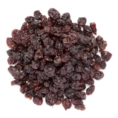 Beyaz arka planda izole edilmiş organik kurutulmuş yabanmersini (Aşı Corymbosum). Makro yakın plan. Üst görünüm.