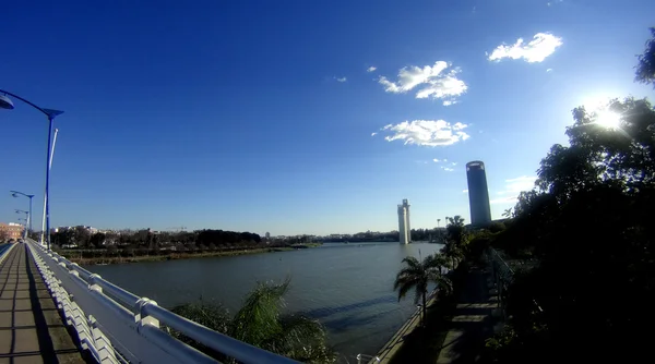 Panoráma fotó a Guadalquivir-folyó. — Stock Fotó