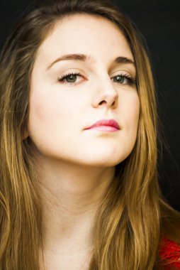 Güzel genç bir kadının portresi. 