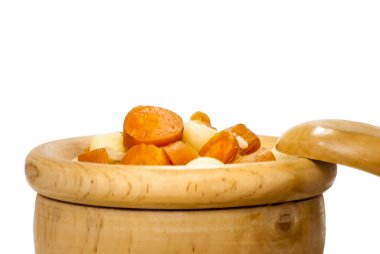 Makarna, havuç ve Nohut ile sebze çorbası