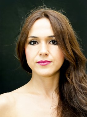 Güzel bir kadının portresi. 