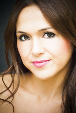 Güzel bir kadının portresi. 