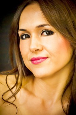 Güzel bir kadının portresi. 