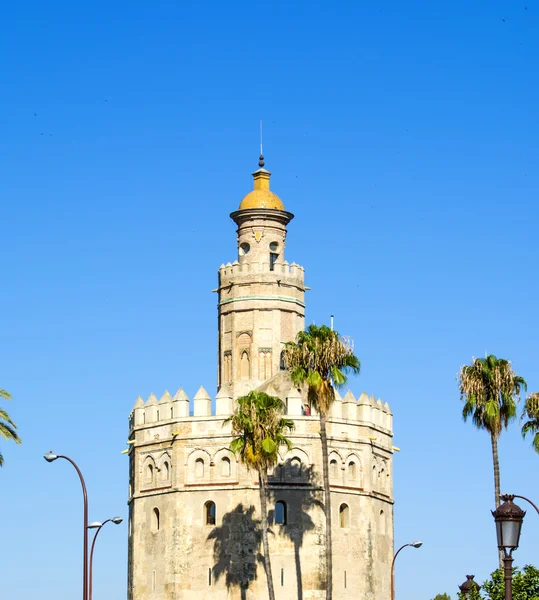 Blick auf den Torre del Oro in Sevilla, Spanien — Stockfoto