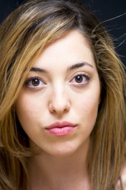 Güzel bir kadının portresi. 