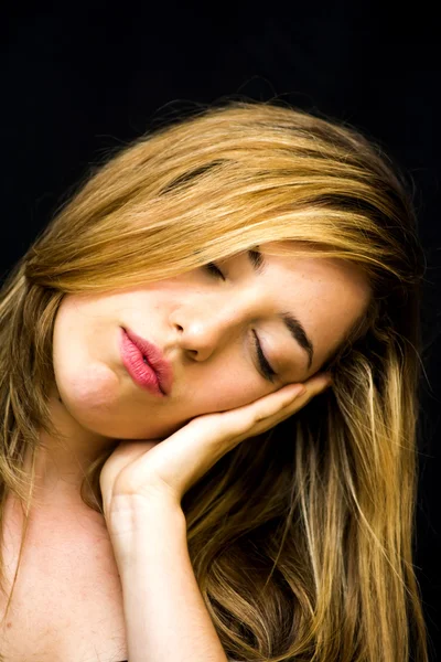 Retrato de una hermosa mujer durmiendo —  Fotos de Stock