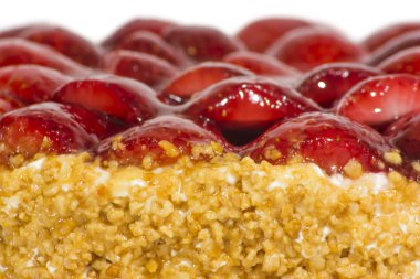 Badem ve krema ile Çilekli pasta