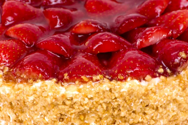 Badem ve krema ile Çilekli pasta