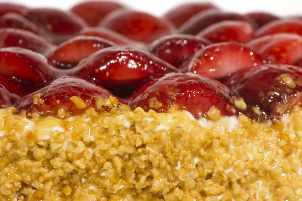 Badem ve krema ile Çilekli pasta