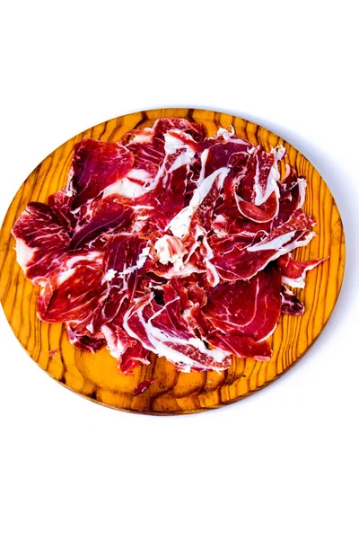 Porzioni Prosciutto Vassoio Legno Sfondo Bianco — Foto Stock