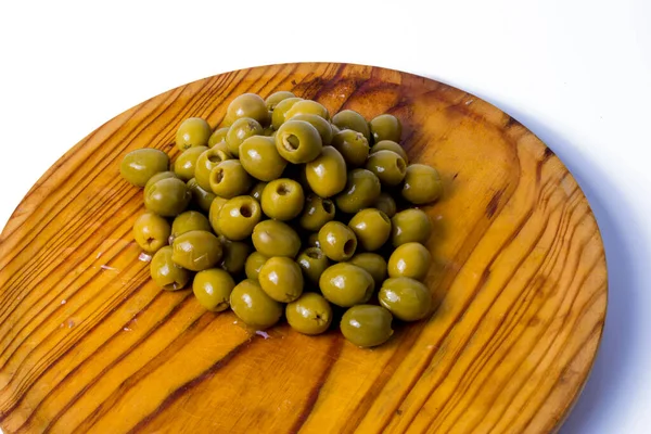 Lote Aceitunas Rellenas Anchoas Sobre Una Bandeja Madera Fondo Blanco — Foto de Stock