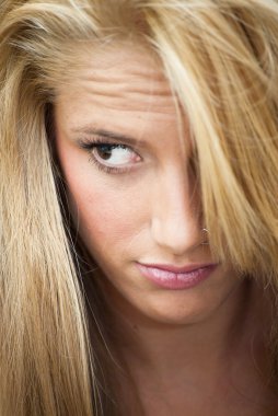 Güzel Sarışın Kadın