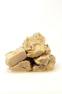 Zeytinyağlı ton balıklı parçalarını grubu 