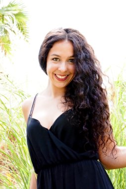 Parktaki güzel kadın.