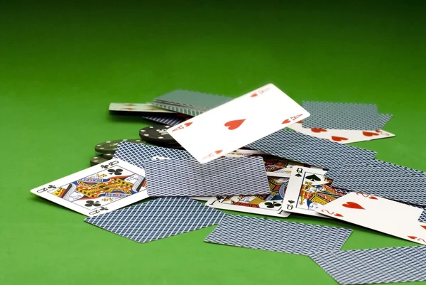 Cartões e fichas de jogo — Fotografia de Stock
