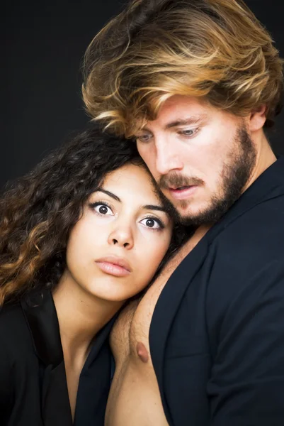 Hermoso retrato de una pareja amorosa — Foto de Stock