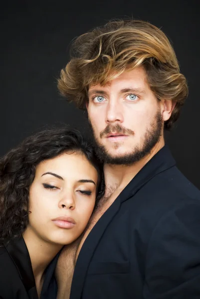 Hermoso retrato de una pareja amorosa — Foto de Stock