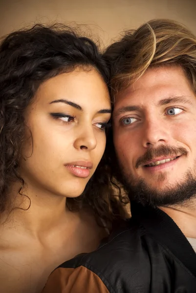 Retrato de um casal amoroso — Fotografia de Stock