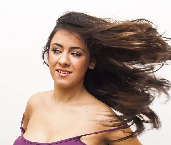 Hermosa mujer sacudiendo su cabello —  Fotos de Stock