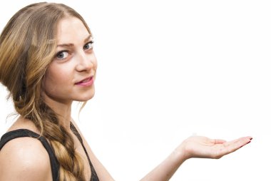 güzel bir kadın açık eliyle