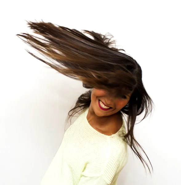 Bella donna che scuote i capelli — Foto Stock