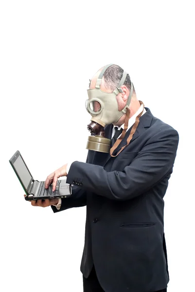 Geschäftsmann mit Gasmaske — Stockfoto