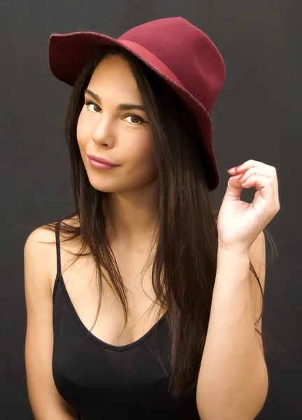 Hermosa mujer con sombrero rojo —  Fotos de Stock