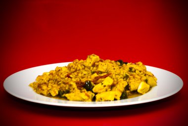 Tabak pirinç ile tavuk