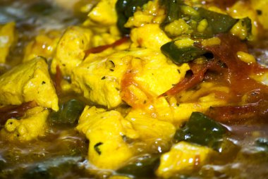 Tabak pirinç ile tavuk