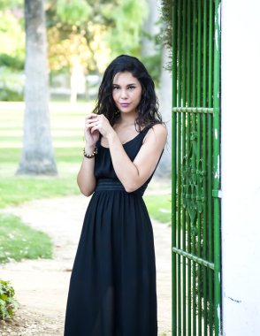 Parktaki Güzel Kadın