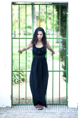 Parktaki Güzel Kadın