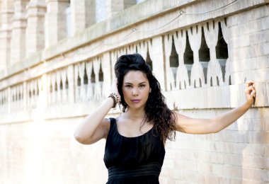 Parktaki Güzel Kadın