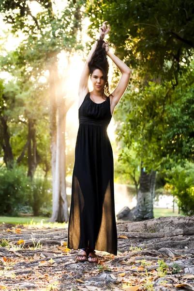 Beautiful  Woman In The Park — Stock Photo, Image