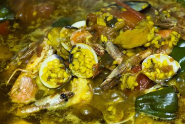 Deniz ürünleri yemek pilav