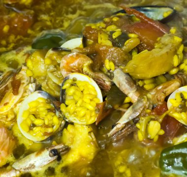 Deniz ürünleri yemek pilav