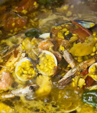 Deniz ürünleri yemek pilav