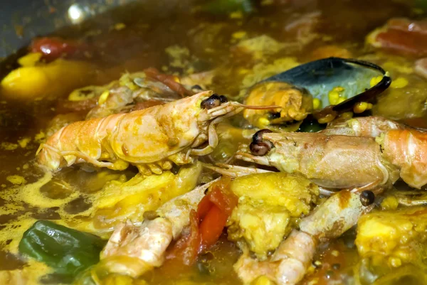 Deniz ürünleri yemek pilav