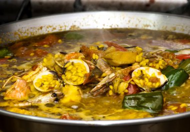 Deniz ürünleri yemek pilav