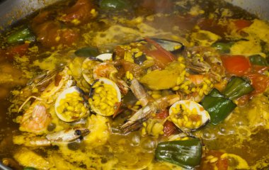 Deniz ürünleri yemek pilav