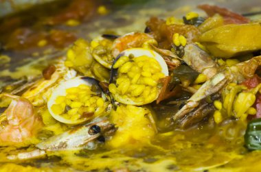 Deniz ürünleri yemek pilav