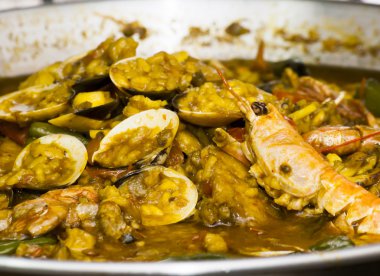 Deniz ürünleri yemek pilav