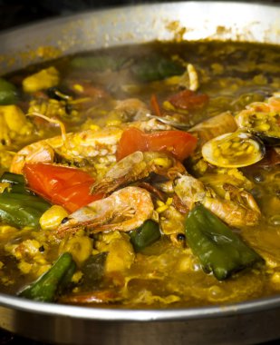 Deniz ürünleri yemek pilav