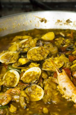 Deniz ürünleri yemek pilav