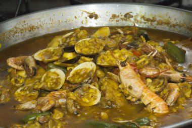 Deniz ürünleri yemek pilav