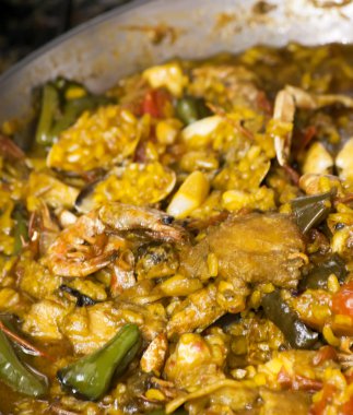 Deniz ürünleri yemek pilav