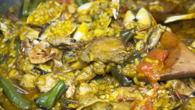 Deniz ürünleri yemek pilav