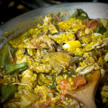 Deniz ürünleri yemek pilav