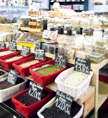 geleneksel bir pazarın